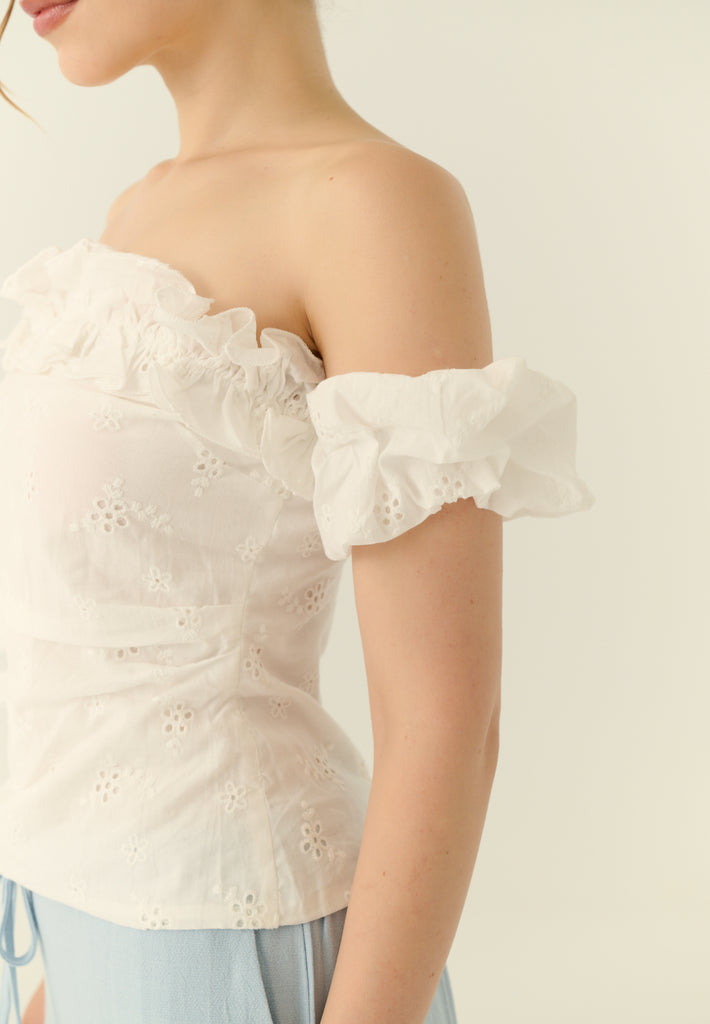 Summerwood off shoulde cotton top in white