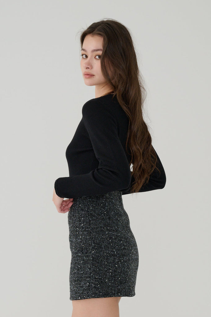 Pearl-Collar Knit Top Long Sleeves in Black