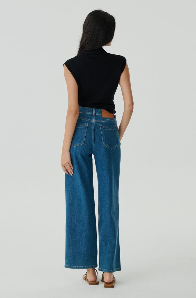 Keep in line cooling knit top in black