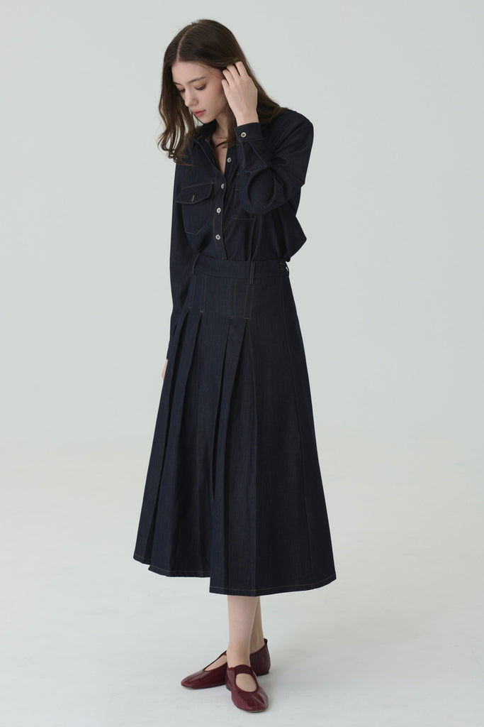 Chic lady denim shirt in blue