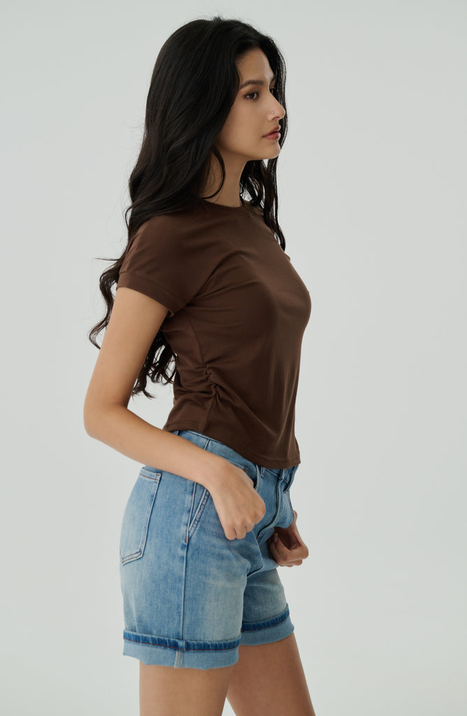 Side ruching elastic top in brown