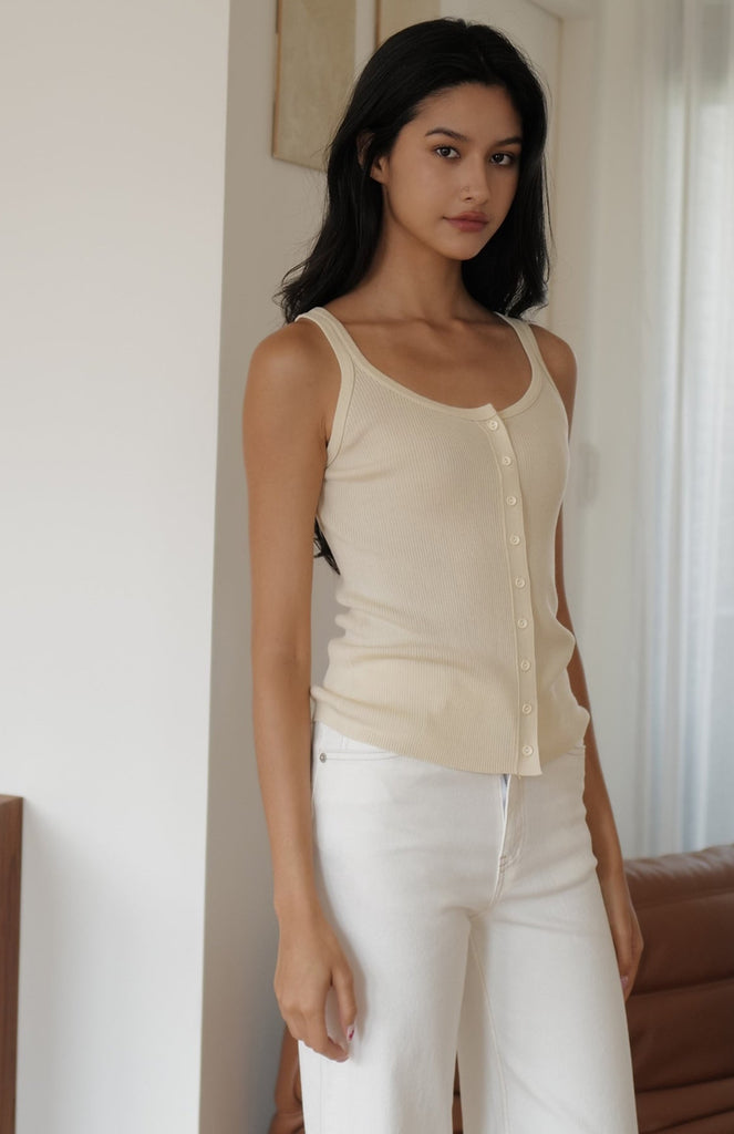 Buttoned ribbed knit tank in cream / white