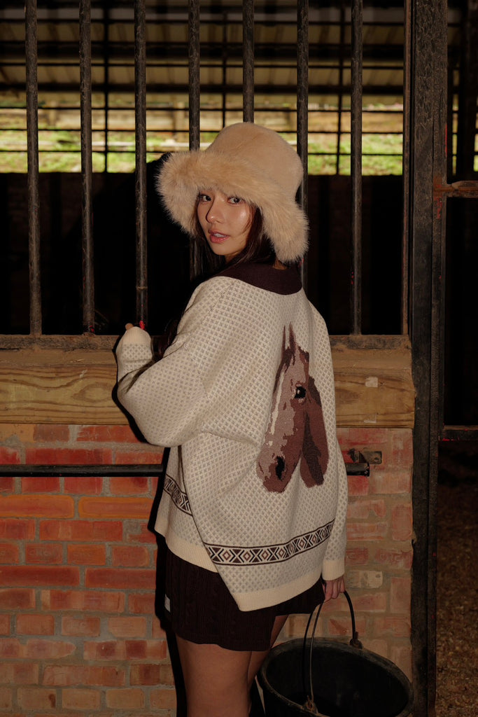 Big Moon V neck Polo sweater