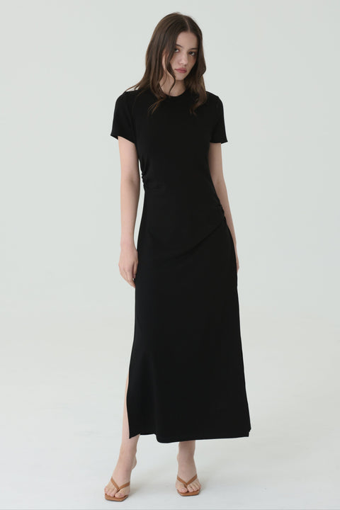Midnight curve dress in black