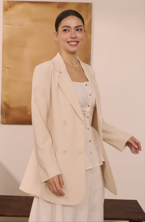Soft power blazer in beige
