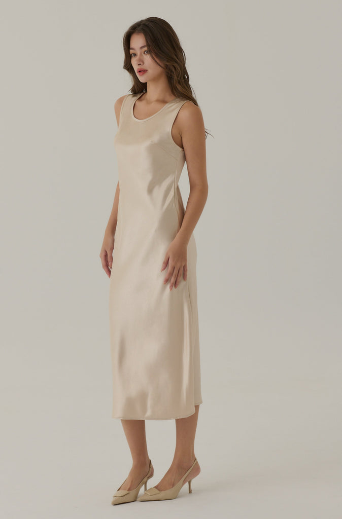 Litte luxury satin midi dress in champagne