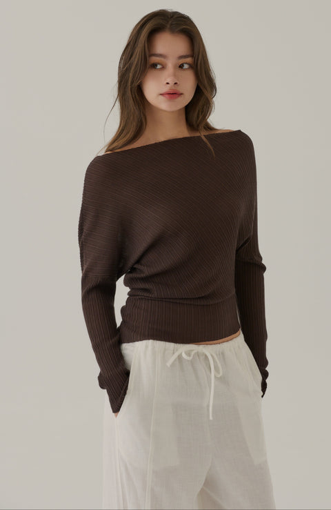 Daily life off-shoulder knit top in brown
