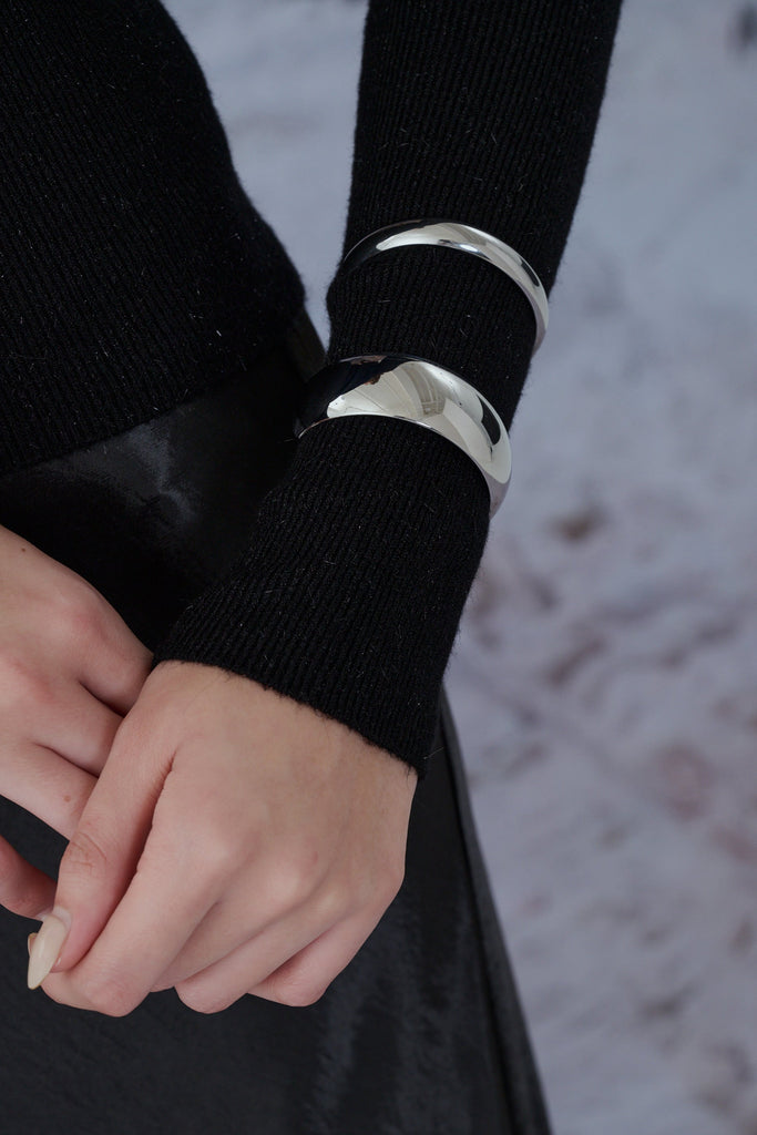 Intimate Form Silver Bracelet (Slim/Wide)